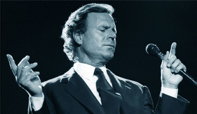 胡里奥·伊格莱西亚斯（3亿美元）